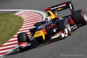 EOS5DsR+150-600mmF5-6.3DG OS HSM Contmporary
600mmトリミング大 f8 1/250sec ISO100