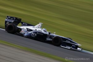 EOS5DsR+EF100-400mmF4.5-5.6L ISⅡUSM
400mmトリミング中 f20 1/60sec ISO100