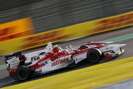 EOS5DsR+EF100-400mmF4.5-5.6L ISⅡUSM
176mm f8 1/600sec ISO100 PLフィルター