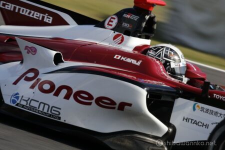 EOS5DsR+EF100-400mmF4.5-5.6L ISⅡUSM
400mmトリミング中 f11 1/200sec ISO100 PLフィルター