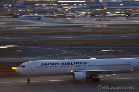 EOS5DsR+EF100-400mmF4.5-5.6L ISⅡUSM 170mm f5.6 1/15sec ISO400