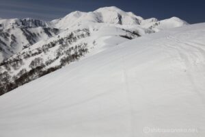 EOS5DsR+EF16-35mmF4L IS USM 25mm f11 1/500sec ISO100 PLフィルター