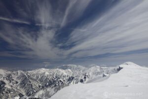 EOS5DsR+EF16-35mmF4L IS USM 24mm f8 1/800sec ISO100 PLフィルター