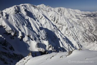 EOS5DsR+EF16-35mmF4L IS USM 26mm f8 1/640sec ISO100 PLフィルター