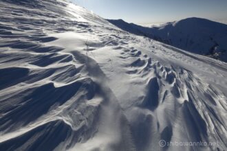 EOS5DsR+EF16-35mmF4L IS USM 16mm f16 1/100sec ISO100 PLフィルター