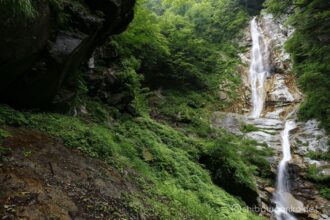 EOS5DsR+EF16-35mmF4L IS USM 24mm f11 1/4sec ISO100 PLフィルター