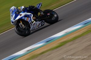 EOS5DsR+EF100-400mmF4.5-5.6L ISⅡUSM 400mm f9 1/125sec ISO100 PLフィルター