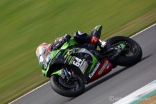 600mmで被写体が大きい方が追従しやすいのか。
キラキラお目眼とninjaの文字にぴったしピントが合いました。