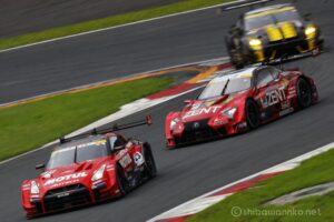 EOS5DsR+EF100-400mmF4.5-5.6L ISⅡUSM 330mmトリミング大 f10 1/125sec ISO100