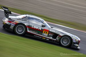 EOS5DsR+EF100-400mmF4.5-5.6L ISⅡUSM 400mmトリミング小 f10 1/60sec ISO100