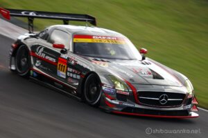 EOS5DsR+EF100-400mmF4.5-5.6L ISⅡUSM 400mmトリミング中 f6.3 1/125sec ISO100