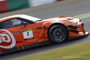 EOS5DsR+EF100-400mmF4.5-5.6L ISⅡUSM 255mmトリミング中 f8 1/125sec ISO100