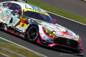 EOS5DsR+EF100-400mmF4.5-5.6L ISⅡUSM 400mmトリミング大 f11 1/250sec ISO100