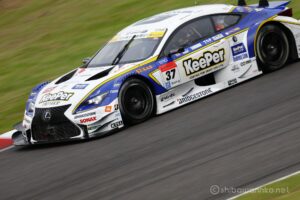 EOS5DsR+EF100-400mmF4.5-5.6L ISⅡUSM 400mmトリミング中 f6.3 1/250sec ISO100