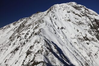 EOS5DsR+EF16-35mmF4L IS USM 28mm f8 1/800sec ISO100 PLフィルター